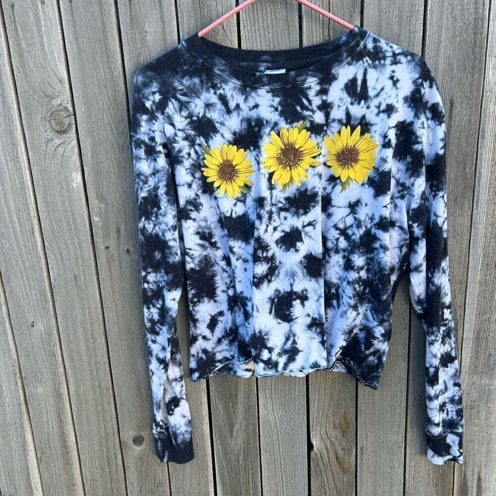 No Boundaries sweatshirt long sleeve crop size junior large